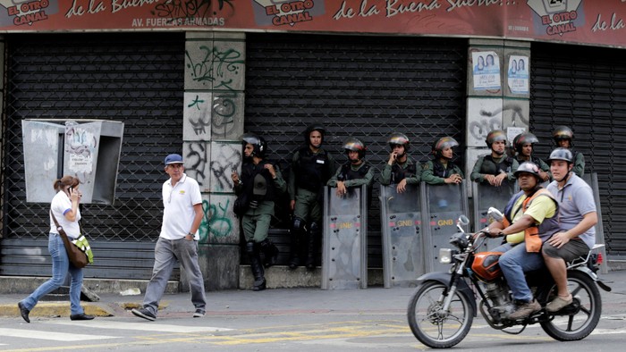 Aksi Penjarahan Makin Marak di Venezuela, 400 Orang Ditangkap