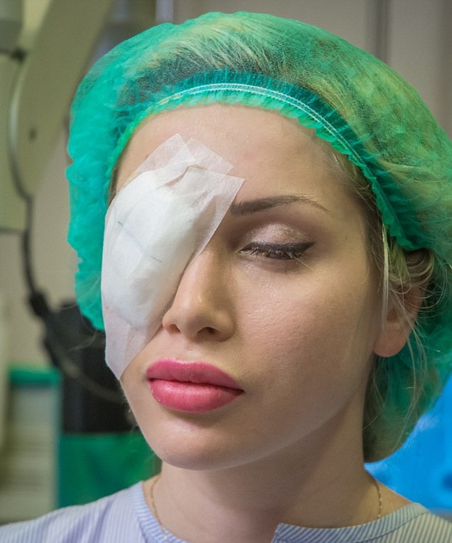 Prosedur operasi mata yang ia lakukan di India itu sangat berisiko. Jika salah langkah, Pixee bisa mengalami kebutaan. Foto: Ist.