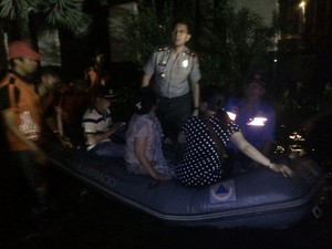 Polisi: Air Mengalir ke Jl Pantai Mutiara 500 Meter Menuju Utara