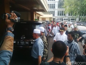 Habib Rizieq, Kivlan Zein Dkk Sambangi Kantor Luhut