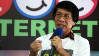 Seto Mulyadi (Kak Seto) hadir dalam peluncuran gerakan Save Child On The Internet.
