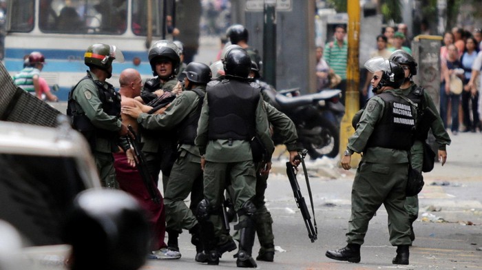 Berdemo di Dekat Istana Presiden, Warga Venezuela: Kami Ingin Makanan!