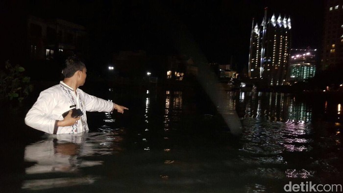 Saksi: Tanggulnya Jebol, Air Laut Mengalir Cepat