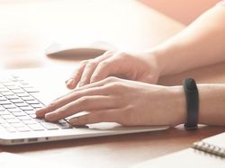 Melihat Peningkatan Xiaomi Mi Band 2