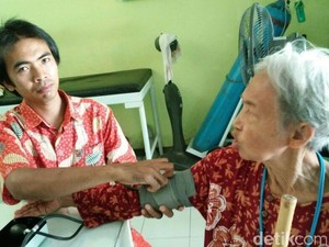 Cerita Heboh dan Jenaka Para Penghuni UPT Pelayanan Sosial Lansia