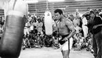 Petinju Legendaris Muhammad Ali Meninggal Dunia