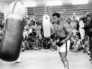 Tentang IQ 78, Debut Lawan Polisi, dan Fakta-Fakta Lain Muhammad Ali