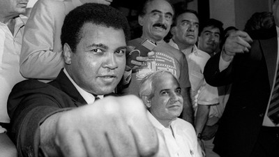 Petinju Legendaris Muhammad Ali Meninggal Dunia