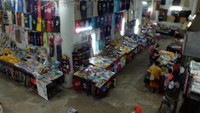 Di beberapa lantainya, terdapat sejumlah toko souvenir yang menjual berbagai pernak-pernik khas Laos (Dhani/detikTravel)