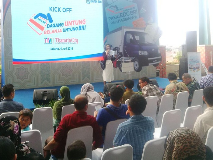 Buka Rekening BRI, Pedagang Dapat Mesin Gesek Kartu Debit