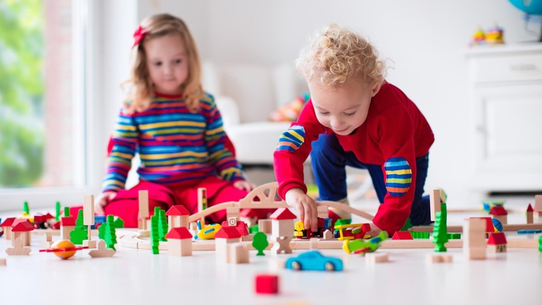 Bun, Jangan Sembarangan Kasih Mainan Bekas ke si Kecil Ya/ Foto: thinkstock Bun, Jangan Sembarangan Kasih Mainan Bekas ke si Kecil Ya/ Foto: thinkstock