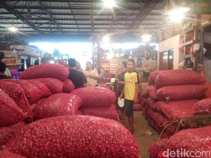 Pengakuan Pedagang: Tidak Ada Bawang Impor Masuk