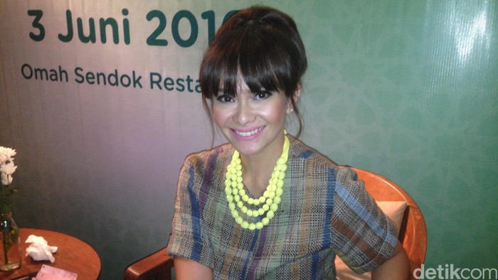 Ajarkan Tanggung Jawab, Ersa Mayori Bolehkan Anak Main Setelah Kerjakan PR