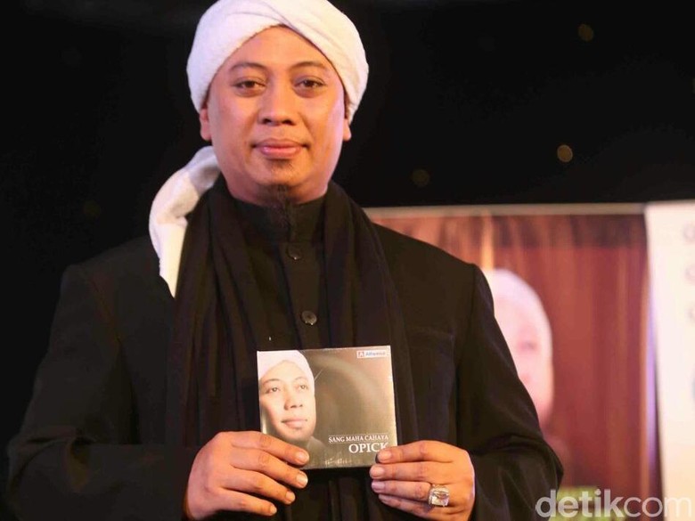 Opick Akan Digugat Cerai Istri Hari Ini? Opick Akan Digugat Cerai Istri Hari Ini?