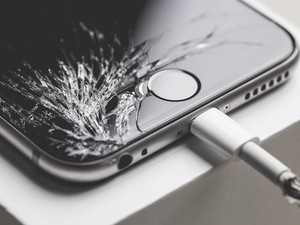 Inspirasi Paten iPhone Anti Retak: Kucing!