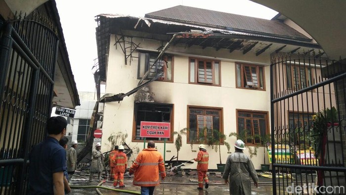 Kantor Dibakar Deddy Sugarda, Kajati Jabar: Kerugian Mencapai Rp 1,5 Miliar