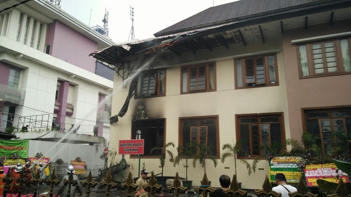 Api di Kejati Jabar Berhasil Dipadamkan, yang Terbakar Aula dan Ruang Tunggu