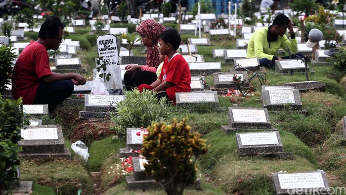 Pengelola TPU Karet Bivak Bantah Ada Makam Fiktif: Di Sini Sudah Penuh