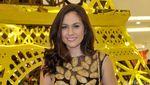 Kecantikan Wulan Guritno di Usia 36 Tahun