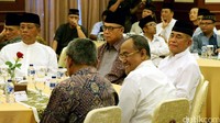 Menhan Ryamizard Ryacudu di tengah tokoh NU seperti Ahmad Bagja dan Asad Said Ali.