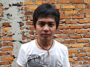 Ade Govinda Miris Lagu Cintaku Kandas Dikaitkan ke Luna Maya
