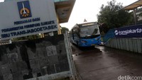 Kedua bus tersebut akan terintegrasi dengan sejumlah koridor TransJakarta.