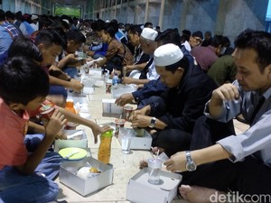 Begini Suasana Buka Puasa Bersama di Masjid Istiqlal