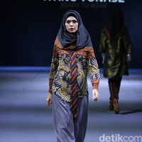 Itang yunasz Sawung Galing Muslim Fashion Festival 2016 at Plaza Selatan. Istora Senayan. Jakarta. [Foto: Mohammad Abduh/Wolipop]
