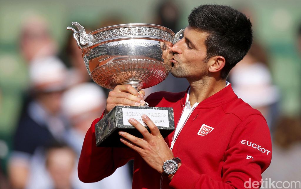 Djokovic Juara Prancis Terbuka Novak Djokovic sukses menjadi juara ajang Prancis Terbuka 2016 di Roland Garros Stadium, Minggu (5/6/2016) malam WIB. Petenis 29 tahun itu mengalahkan Andy Murray dalam empat set dengan skor 3-6, 6-1, 6-2, dan 6-4.
