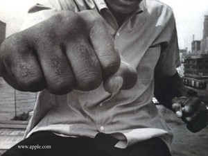 Ada Ali di Laman Apple