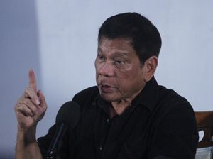 Duterte Bersumpah Akan Makan Hidup-hidup Militan Abu Sayyaf!