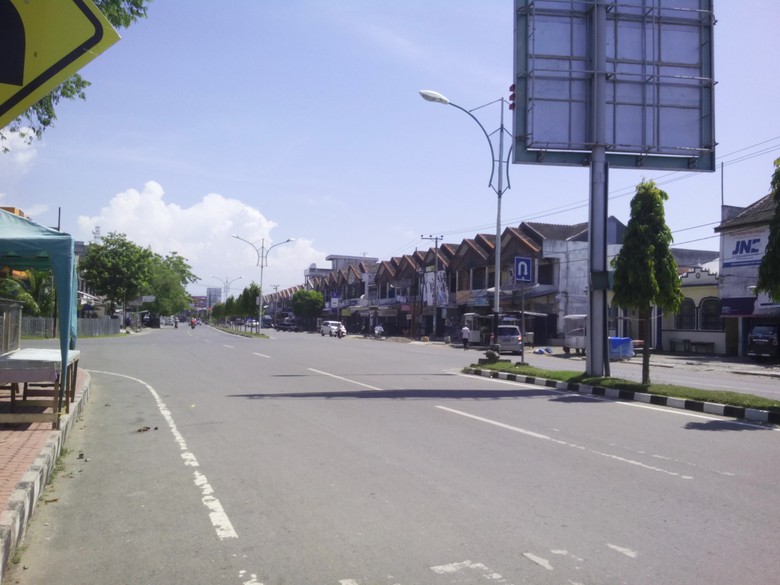 Sunyinya Aceh karena Banyak Toko Tutup pada Hari Pertama 