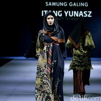 Itang yunasz Sawung Galing Muslim Fashion Festival 2016 at Plaza Selatan. Istora Senayan. Jakarta. [Foto: Mohammad Abduh/Wolipop]