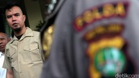Dhani menyebut ingin menemui Kapolda. 