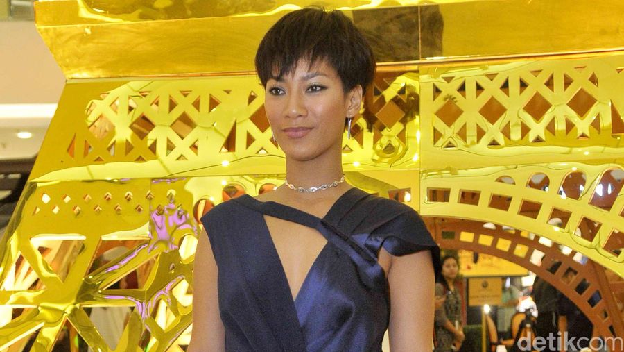 Tara Basro Tato  rev