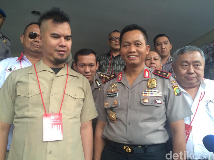 Ahmad Dhani Bertemu Kapolda Metro: Dapat Penjelasan dan Salam Komando