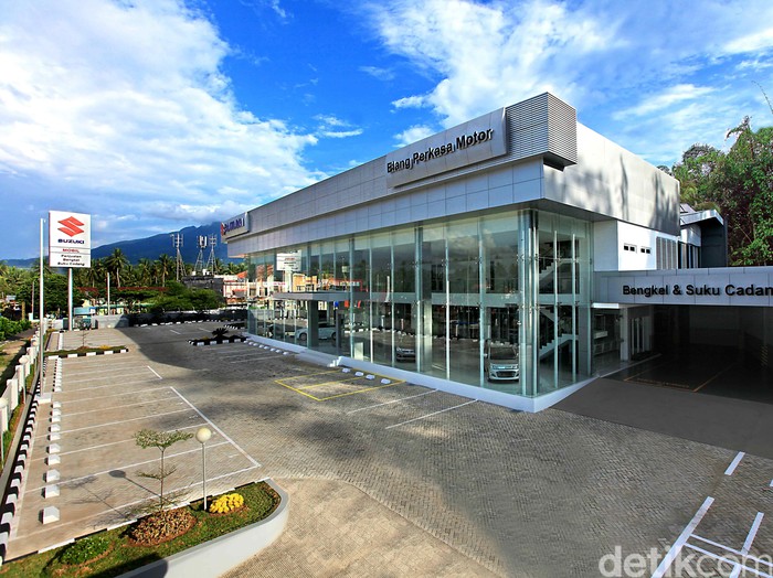 Suzuki Resmikan Outlet 3S di Payakumbuh