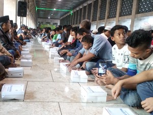 Masjid Istiqlal Sediakan 3.000 Porsi untuk Berbuka Puasa