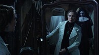 Apakah suster tersebut yang menjadi sumber teror di keluarga Janet? (Dok. Warner Bros)