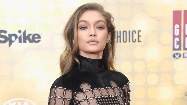 Kaki Jenjang Gigi Hadid Kaki Jenjang Gigi Hadid