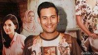 Arifin Putra menjadi Satya, anak tertua dikeluarga tersebut. Pool/Gus Mun/detikFoto.
