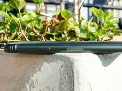 Si Tahan Banting Galaxy S7 Active