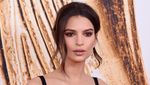 Emily Ratajkowski Curi Perhatian di Red Carpet