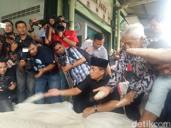 Saran Akom ke Pemerintah: Bulog Harus Kuasai 40% Pasar Sembako