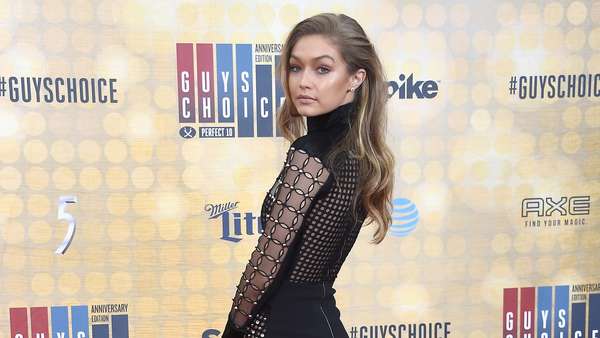 Kaki Jenjang Gigi Hadid Kaki Jenjang Gigi Hadid