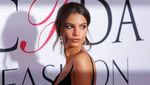Emily Ratajkowski Curi Perhatian di Red Carpet