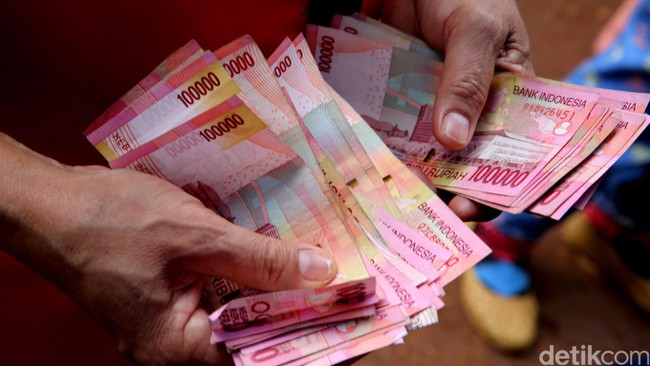 PNS Dapat THR Lebih Besar, Ini Tips Agar Tak Cuma Numpang Lewat