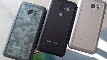 Begini penampakan casing belakangnya, ada beberapa pilihan warna. Foto: Android Central