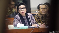 Wakil Ketua KPK Basaria Pandjaitan mengusulkan anggarannya dipotong Rp 69 miliar untuk penghematan sesuai instruksi presiden.