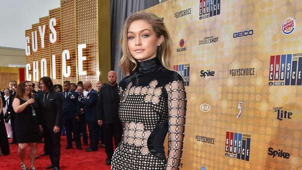 Kaki Jenjang Gigi Hadid Kaki Jenjang Gigi Hadid